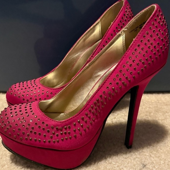 Steve Madden Glamorous Pink Platform Heels with Rhinestones - Picture 6 of 6